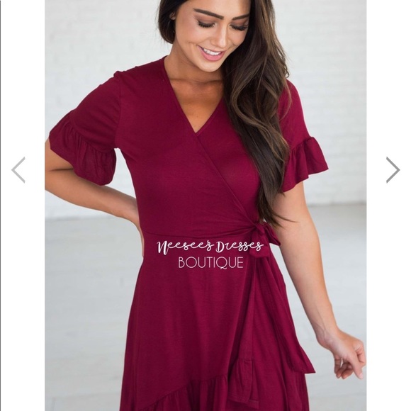 Red flutter dress - Picture 3 of 6